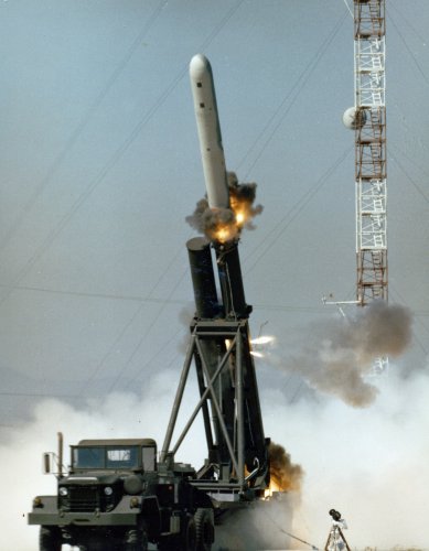 BGM-109 Launch from Twin Launcher TEL.jpg