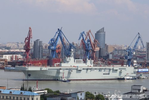 PLN Type 075 LHD - 20190926 - ship is out - 17.jpg