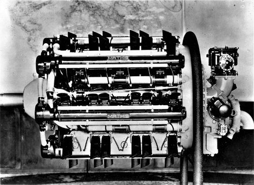 Mathis 42-Cylinder Engine 2.jpg