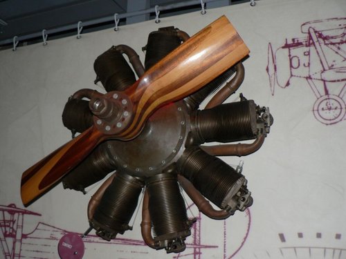 Le-Rhone-1917-9jb-02 air cooling rotary engine.jpg