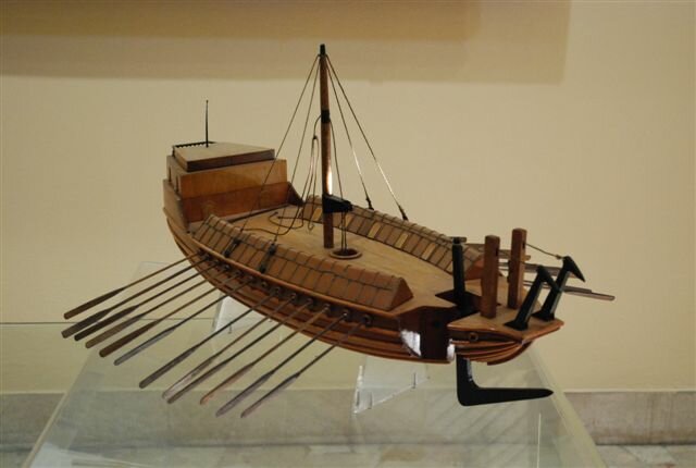 Leonardo_da_Vinci_-_ship_design.jpg
