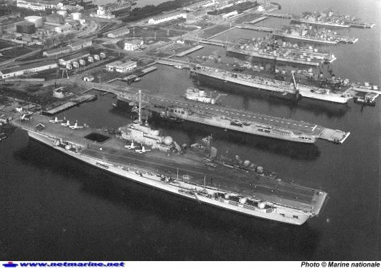 Arromanches in Toulon with Clemenceau and LaFayette between Nov 1961 & March 1963.jpg