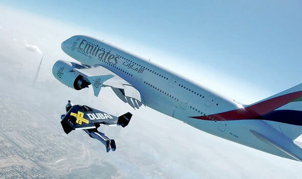 Jetpacks-Over-Dubai-UK-Airbus-A380-Jetpacks-A380-Airbus-Plane-A380-Jetmen-Fly-Over-Dubai-Jetpa...jpg