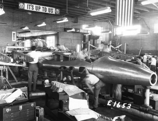 Mc Donnell XP-67 en construction (PhR1).jpg