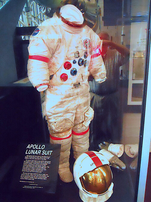 1-David Scott Apollo 15 Suit.jpeg