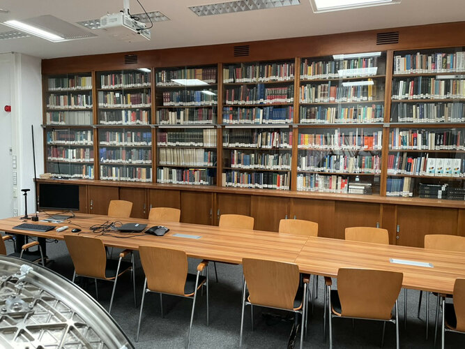 Bibliothek1.jpg