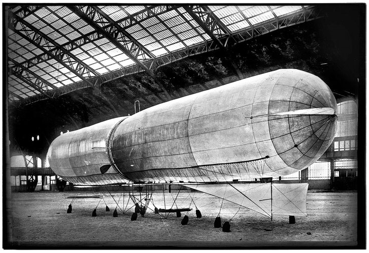 02-Dirigible Balloon of Baron deMarcay, circa 1908.jpg