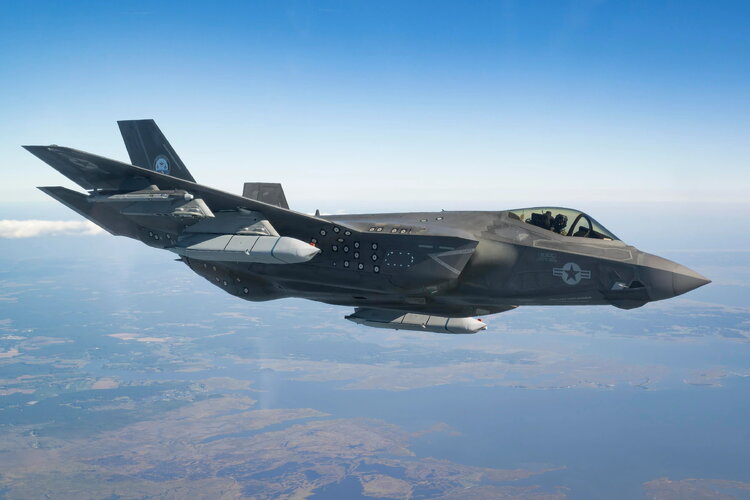 agm-158-flight-testing-begins-on-f-35c-album-v0-e66nlcbc5tqd1.jpg