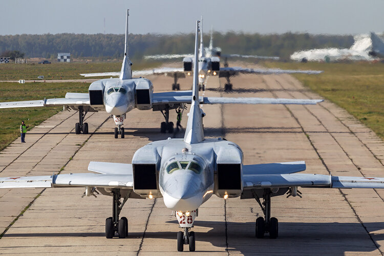 Tupolev_Tu-22M3_at_Ryazan_Dyagilevo.jpg