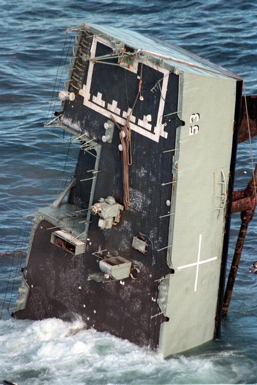 HMAS-Torrens-DE-53-MK48-torpedo-exercise-7.jpg