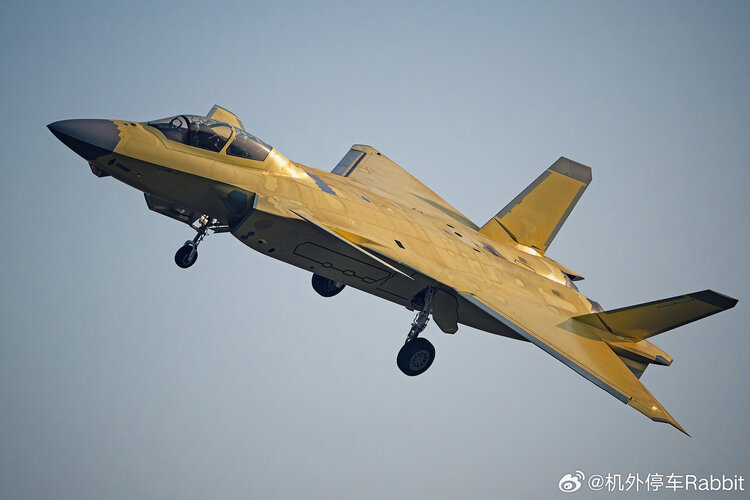 J-20S 203x - 机外停车Rabbit - best so far.jpg