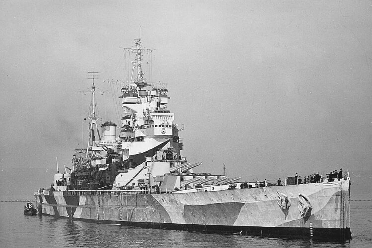 HMS_Howe_(Royal_Navy_battleship).jpg