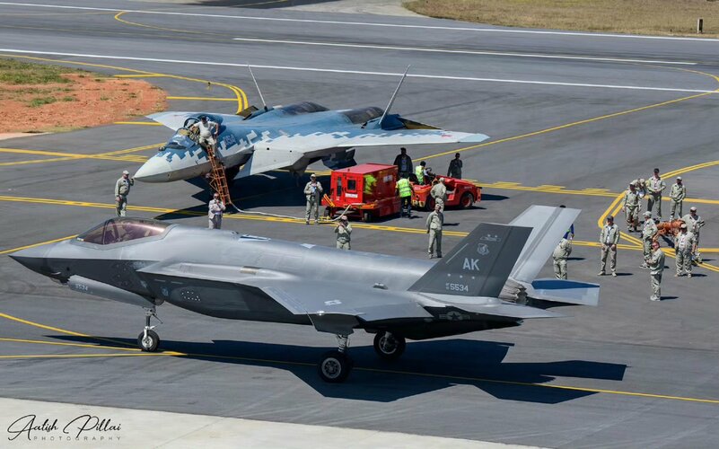 F-35A + T-50-4 054 - Aatish Pillai.jpg